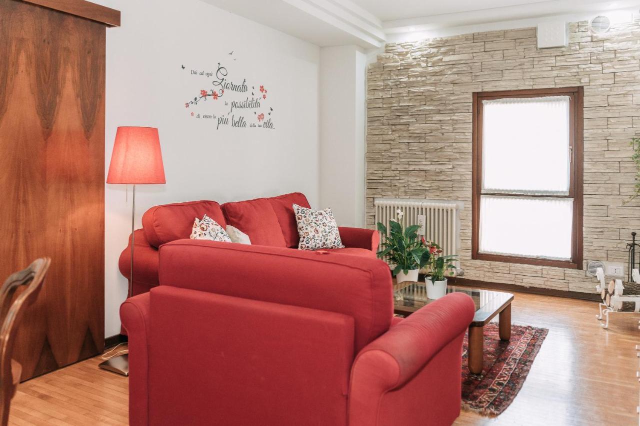 Palladio Apartment - Vista Fiume, In Centro Con Garage Vicenza Dış mekan fotoğraf