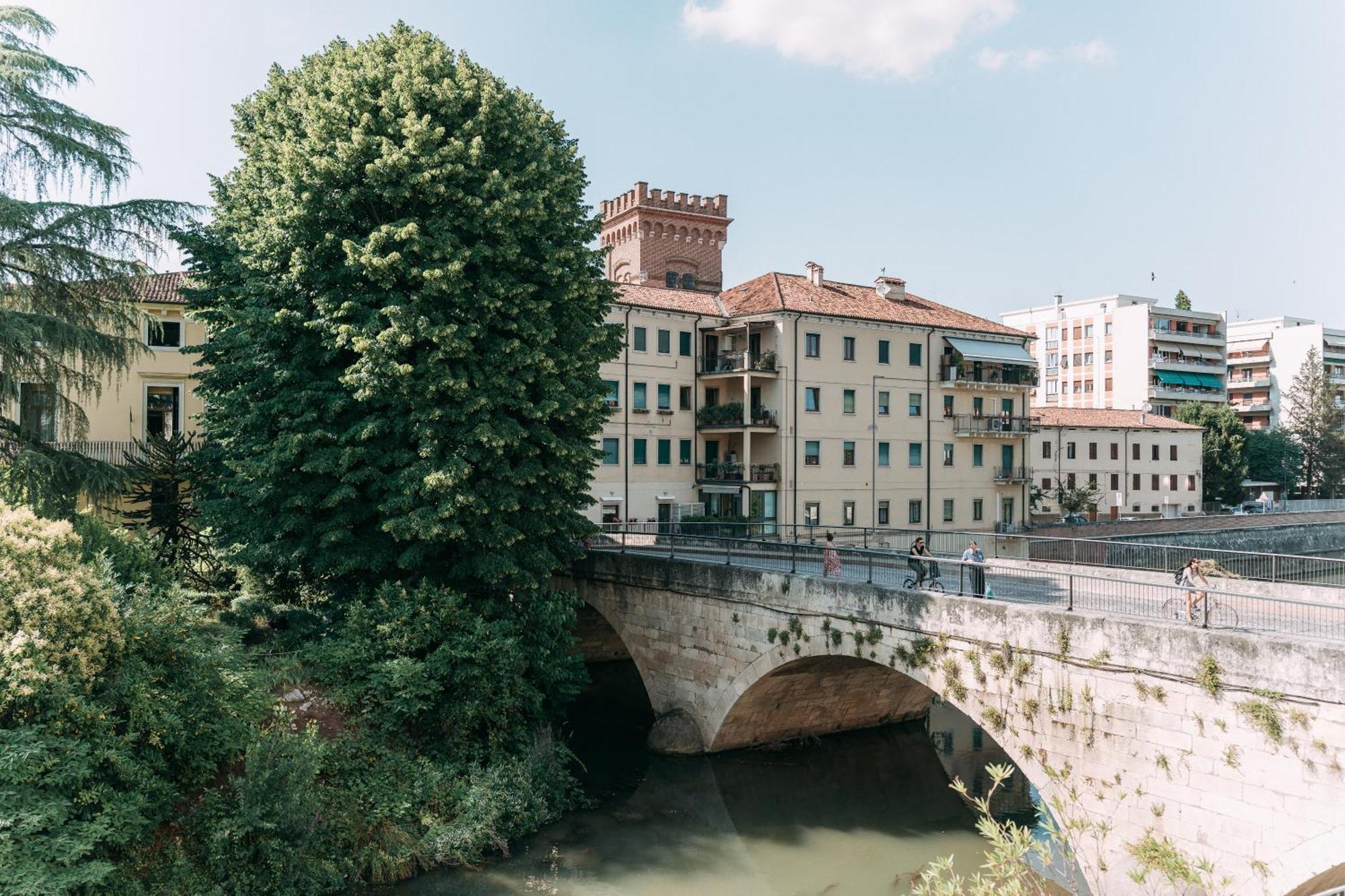 Palladio Apartment - Vista Fiume, In Centro Con Garage Vicenza Dış mekan fotoğraf