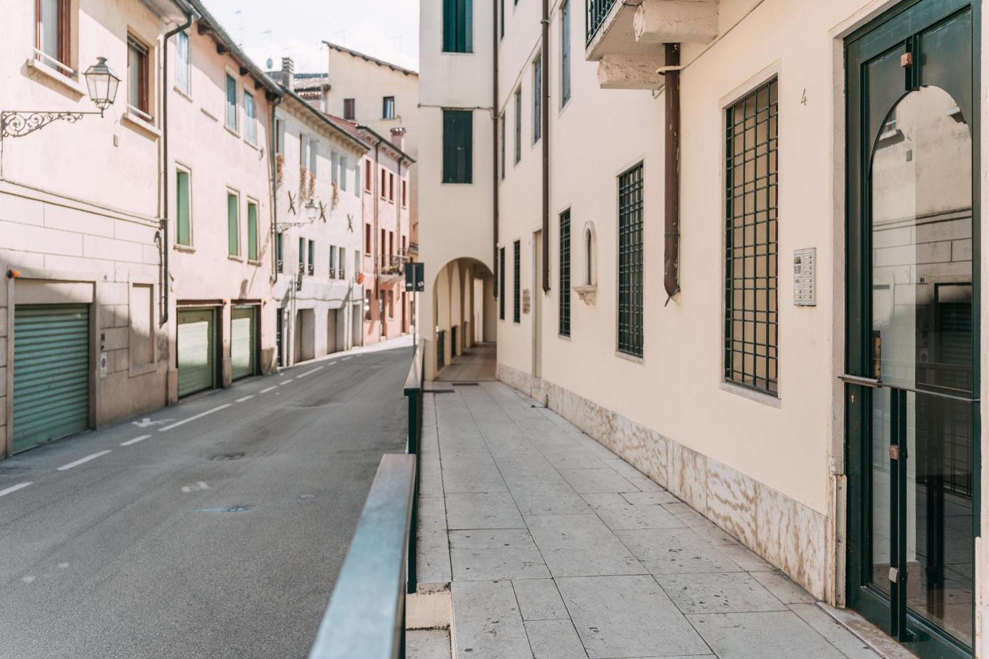 Palladio Apartment - Vista Fiume, In Centro Con Garage Vicenza Dış mekan fotoğraf
