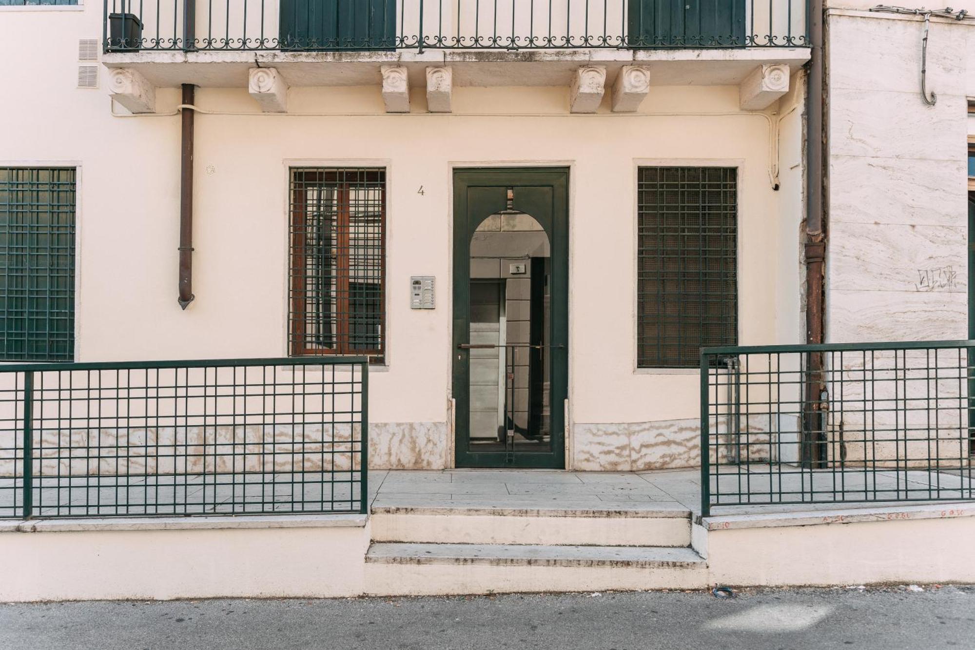 Palladio Apartment - Vista Fiume, In Centro Con Garage Vicenza Dış mekan fotoğraf